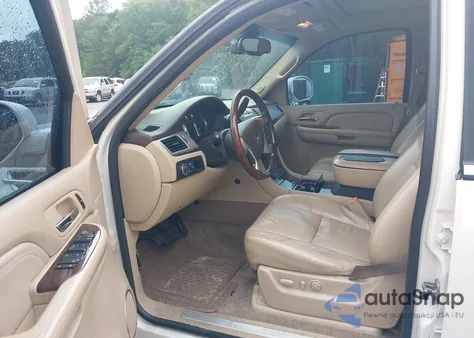 2009 Cadillac Escalade Standard from USA, damaged, VIN 1GYFC232X9R259995